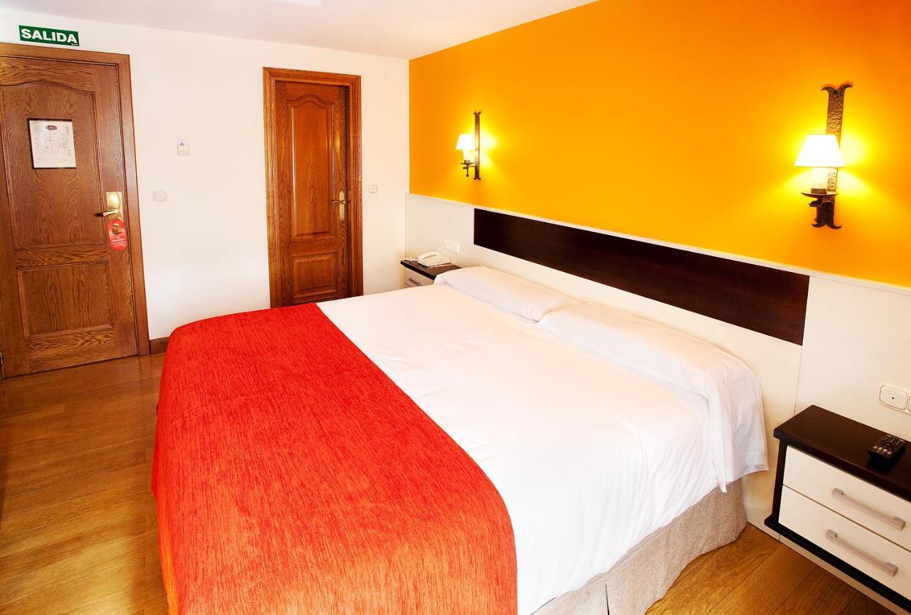 Hotel Venta De Эчалар Экстерьер фото